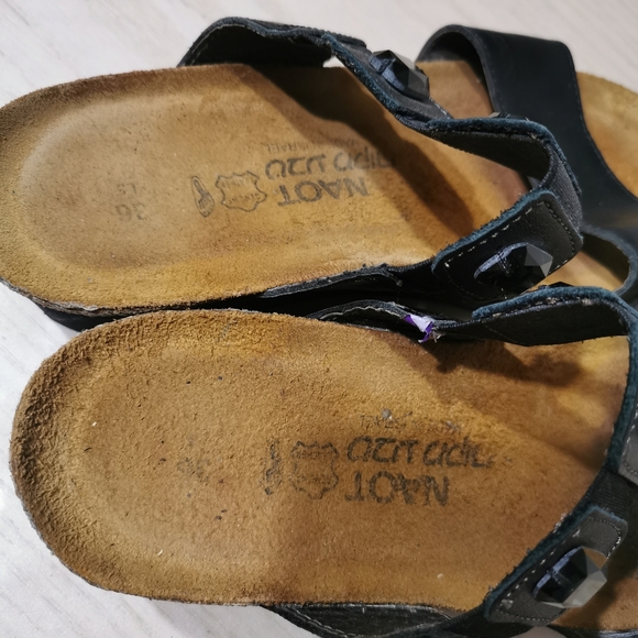 Naot Ashley Sandals - Picture 15 of 16